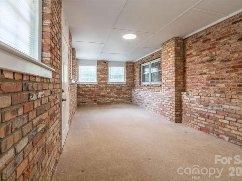 45 Mountain View Avenue, Black Mountain, NC 28711.  MLS# CAR4394810, YatesRealty ID 31210. 
