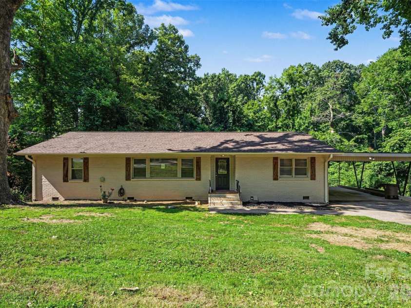 1003 Sumter Street, Shelby, NC 28150.  MLS# CAR4394841, YatesRealty ID 31211. 