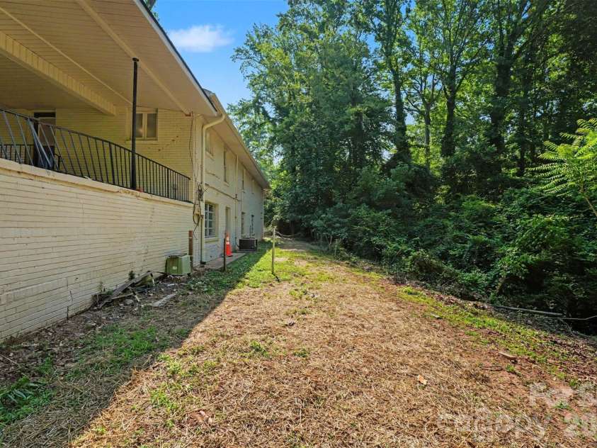 1003 Sumter Street, Shelby, NC 28150.  MLS# CAR4394841, YatesRealty ID 31211. 