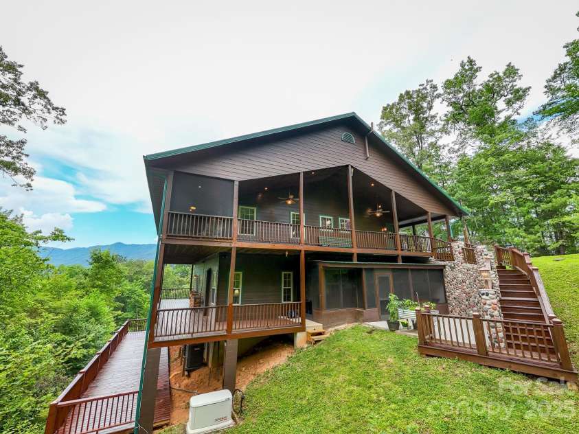 100 Chestnut Oak Ridge, Robbinsville, NC 28056.  MLS# CAR4289111, YatesRealty ID 31212. 