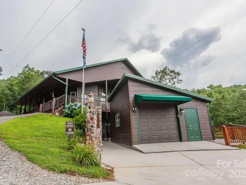 100 Chestnut Oak Ridge, Robbinsville, NC 28056.  MLS# CAR4289111, YatesRealty ID 31212. 