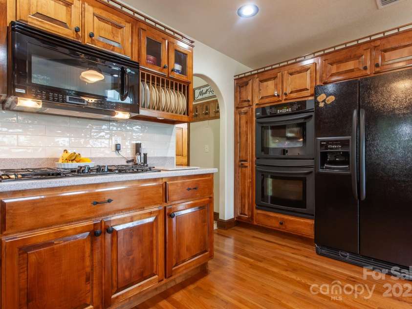 100 Chestnut Oak Ridge, Robbinsville, NC 28056.  MLS# CAR4289111, YatesRealty ID 31212. 