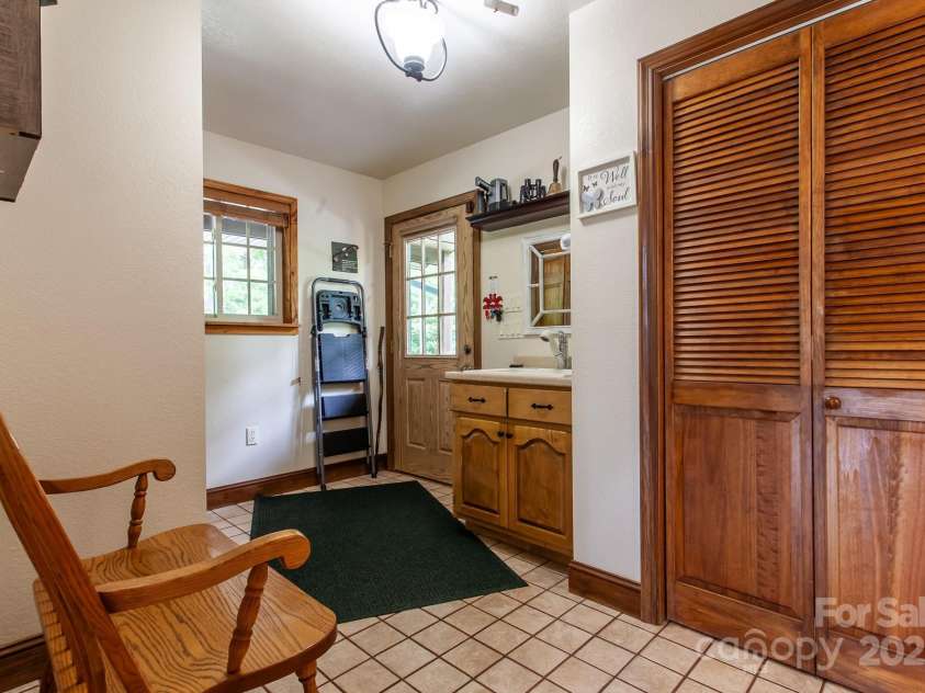 100 Chestnut Oak Ridge, Robbinsville, NC 28056.  MLS# CAR4289111, YatesRealty ID 31212. 