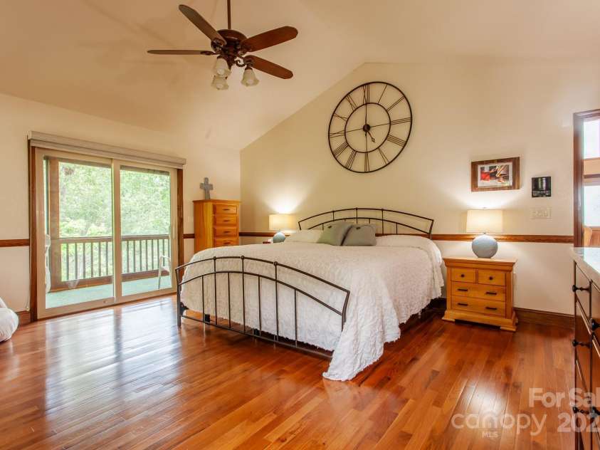 100 Chestnut Oak Ridge, Robbinsville, NC 28056.  MLS# CAR4289111, YatesRealty ID 31212. 