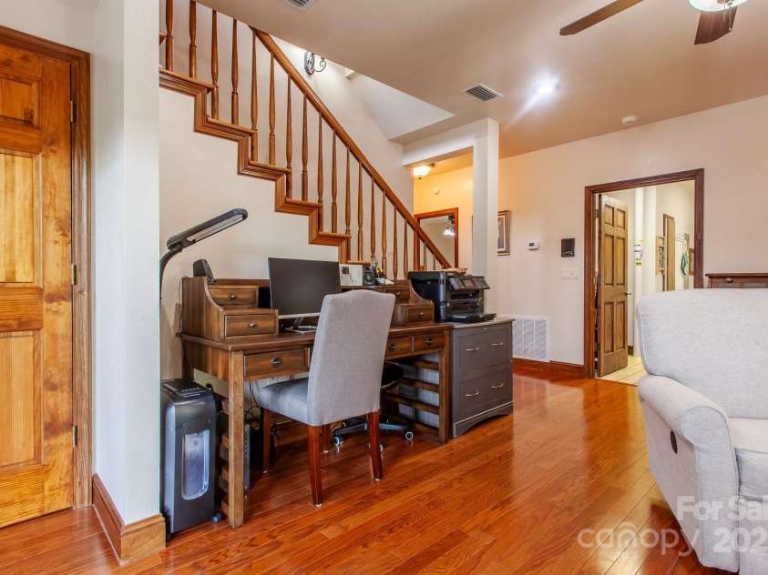 100 Chestnut Oak Ridge, Robbinsville, NC 28056.  MLS# CAR4289111, YatesRealty ID 31212. 