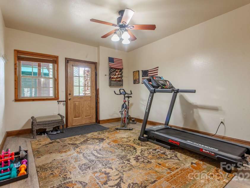 100 Chestnut Oak Ridge, Robbinsville, NC 28056.  MLS# CAR4289111, YatesRealty ID 31212. 