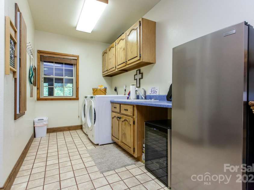 100 Chestnut Oak Ridge, Robbinsville, NC 28056.  MLS# CAR4289111, YatesRealty ID 31212. 