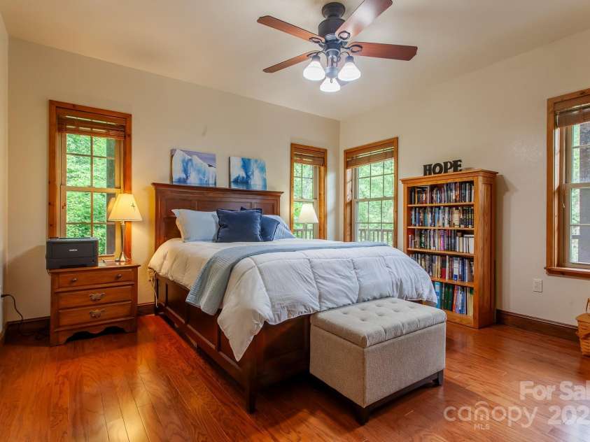 100 Chestnut Oak Ridge, Robbinsville, NC 28056.  MLS# CAR4289111, YatesRealty ID 31212. 