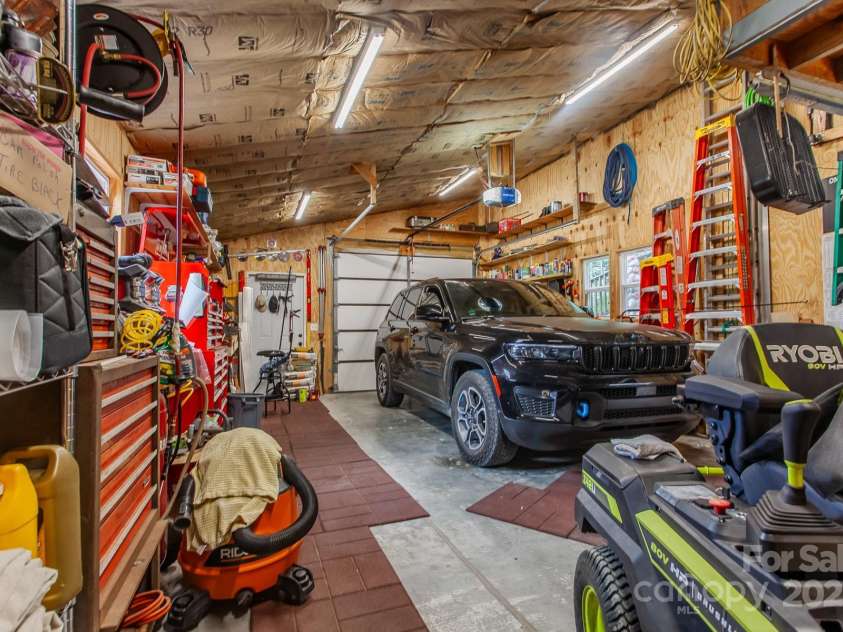 100 Chestnut Oak Ridge, Robbinsville, NC 28056.  MLS# CAR4289111, YatesRealty ID 31212. 