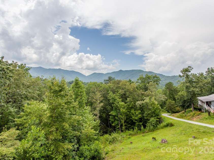 100 Chestnut Oak Ridge, Robbinsville, NC 28056.  MLS# CAR4289111, YatesRealty ID 31212. 