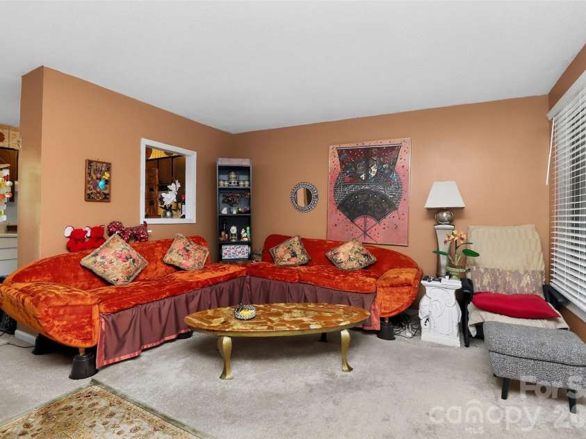 1906 Meadowlark Lane, Charlotte, NC 28210.  MLS# CAR4392020, YatesRealty ID 31213. 
