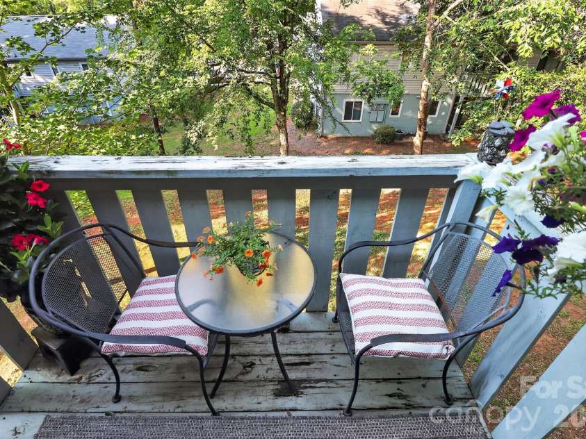 1906 Meadowlark Lane, Charlotte, NC 28210.  MLS# CAR4392020, YatesRealty ID 31213. 