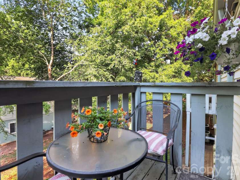 1906 Meadowlark Lane, Charlotte, NC 28210.  MLS# CAR4392020, YatesRealty ID 31213. 
