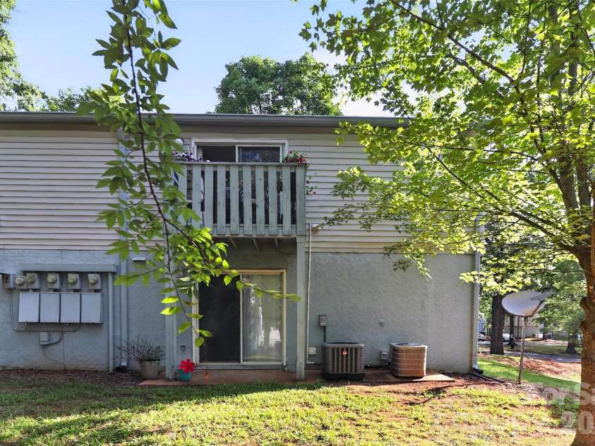 1906 Meadowlark Lane, Charlotte, NC 28210.  MLS# CAR4392020, YatesRealty ID 31213. Back Yard Area