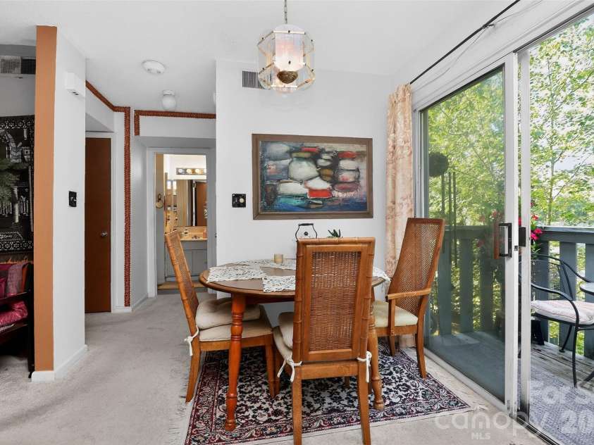 1906 Meadowlark Lane, Charlotte, NC 28210.  MLS# CAR4392020, YatesRealty ID 31213. Dining Room