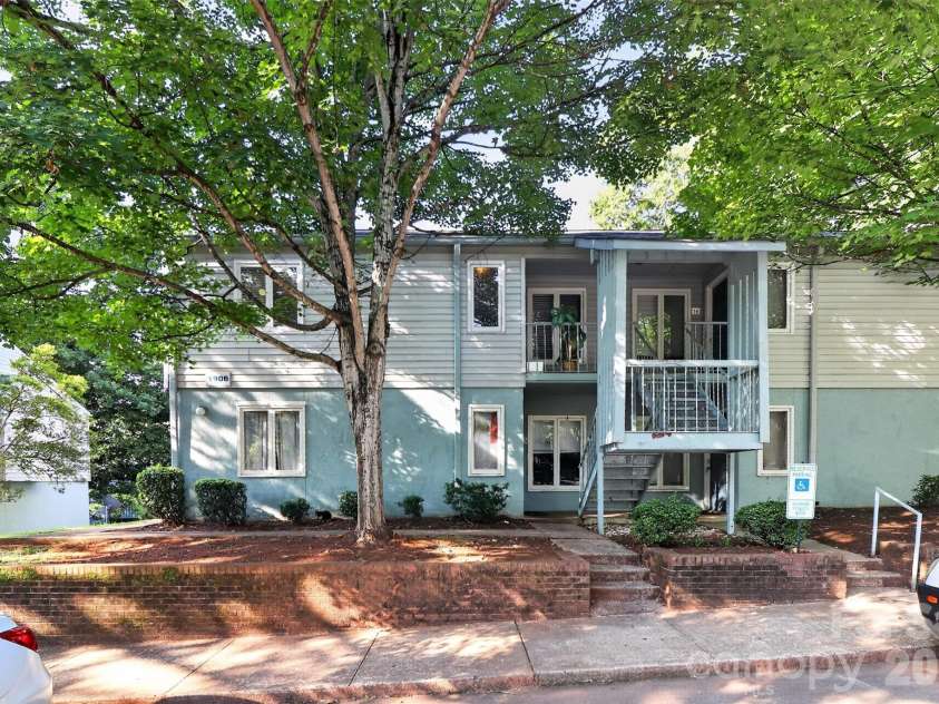 1906 Meadowlark Lane, Charlotte, NC 28210.  MLS# CAR4392020, YatesRealty ID 31213. Front