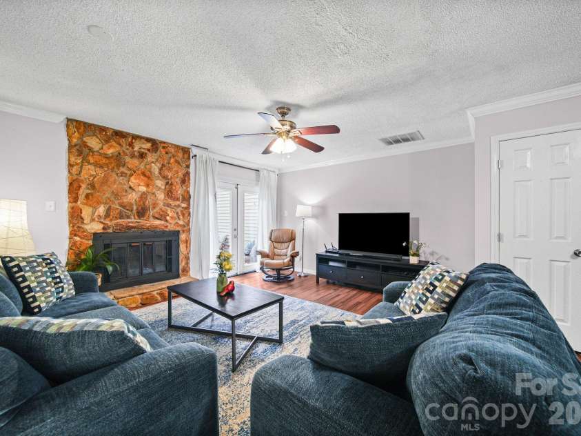 1519 South Point Road, Belmont, NC 28012.  MLS# CAR4394491, YatesRealty ID 31214. 