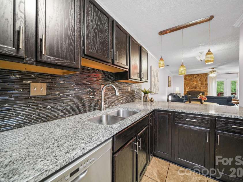 1519 South Point Road, Belmont, NC 28012.  MLS# CAR4394491, YatesRealty ID 31214. 