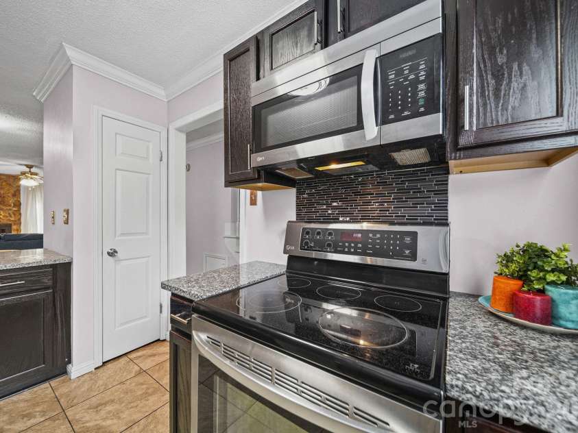 1519 South Point Road, Belmont, NC 28012.  MLS# CAR4394491, YatesRealty ID 31214. 