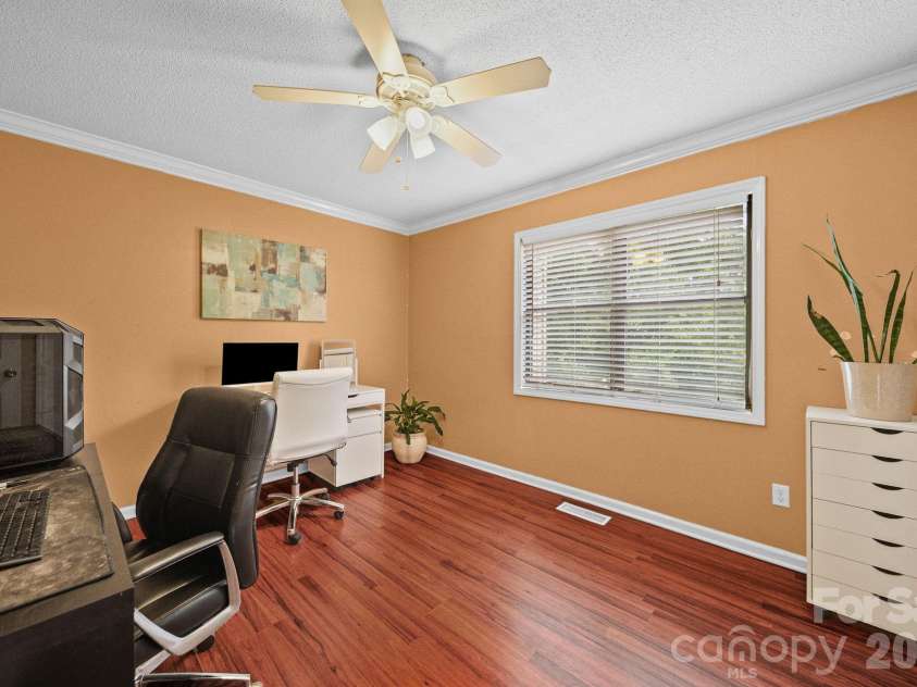 1519 South Point Road, Belmont, NC 28012.  MLS# CAR4394491, YatesRealty ID 31214. 