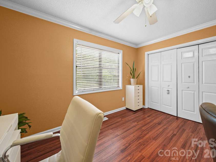 1519 South Point Road, Belmont, NC 28012.  MLS# CAR4394491, YatesRealty ID 31214. 