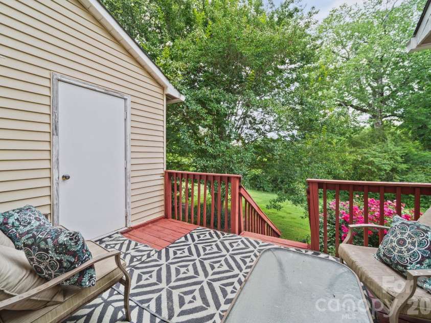 1519 South Point Road, Belmont, NC 28012.  MLS# CAR4394491, YatesRealty ID 31214. 
