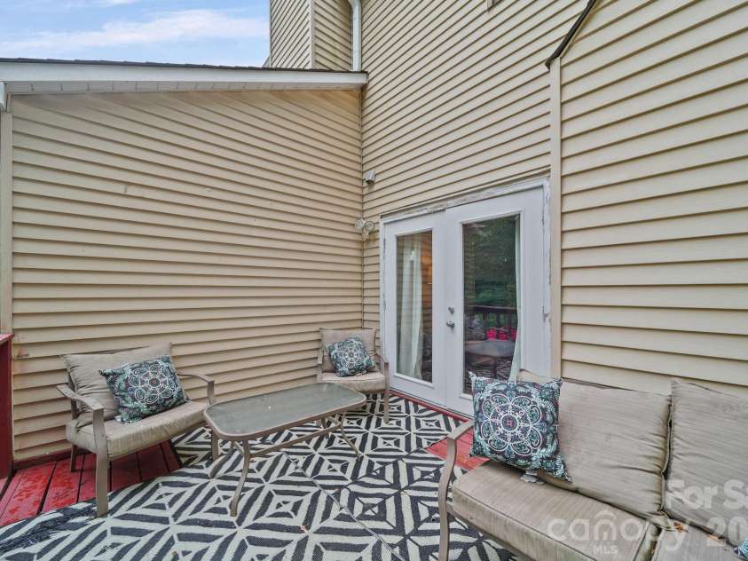 1519 South Point Road, Belmont, NC 28012.  MLS# CAR4394491, YatesRealty ID 31214. 