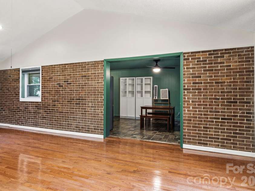2951 7th Street Drive, Hickory, NC 28601.  MLS# CAR4391431, YatesRealty ID 31215. 