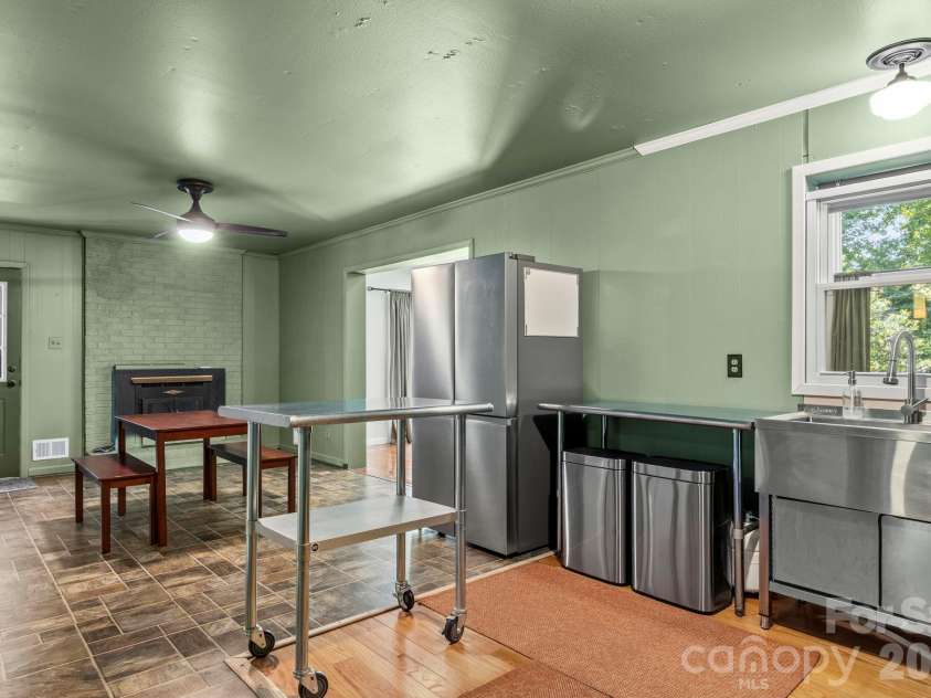2951 7th Street Drive, Hickory, NC 28601.  MLS# CAR4391431, YatesRealty ID 31215. Kitchen