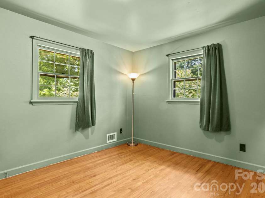 2951 7th Street Drive, Hickory, NC 28601.  MLS# CAR4391431, YatesRealty ID 31215. Primary Bedroom
