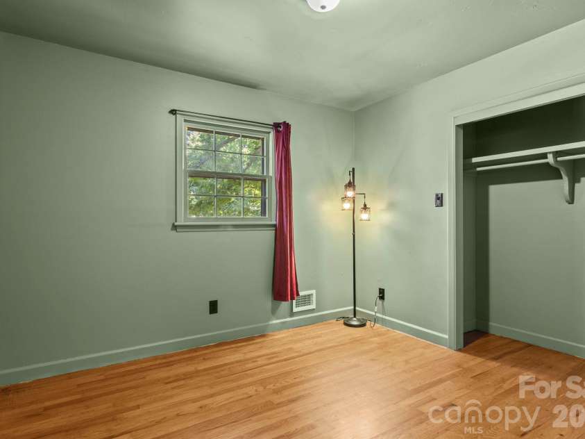 2951 7th Street Drive, Hickory, NC 28601.  MLS# CAR4391431, YatesRealty ID 31215. Secondary Bedroom