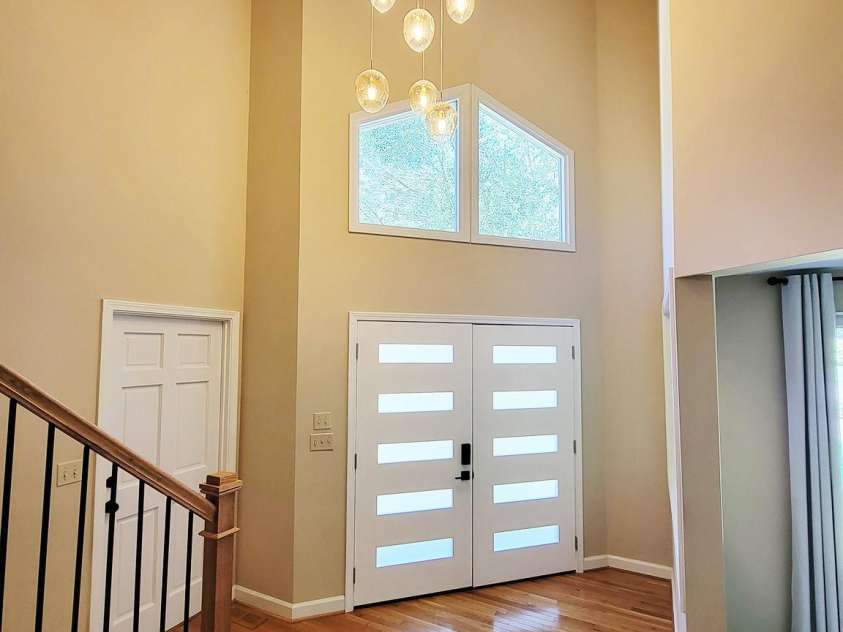 305 Sondley Drive, Asheville, NC 28805.  MLS# CAR4394793, YatesRealty ID 31217. Entry