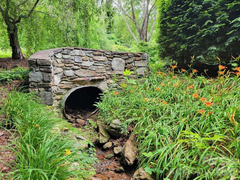 305 Sondley Drive, Asheville, NC 28805.  MLS# CAR4394793, YatesRealty ID 31217. Stone Work