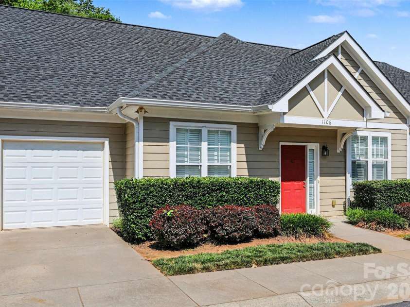 1106 Davant Lane, Charlotte, NC 28209.  MLS# CAR4393599, YatesRealty ID 31218. 