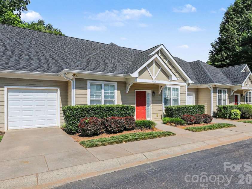 1106 Davant Lane, Charlotte, NC 28209.  MLS# CAR4393599, YatesRealty ID 31218. 