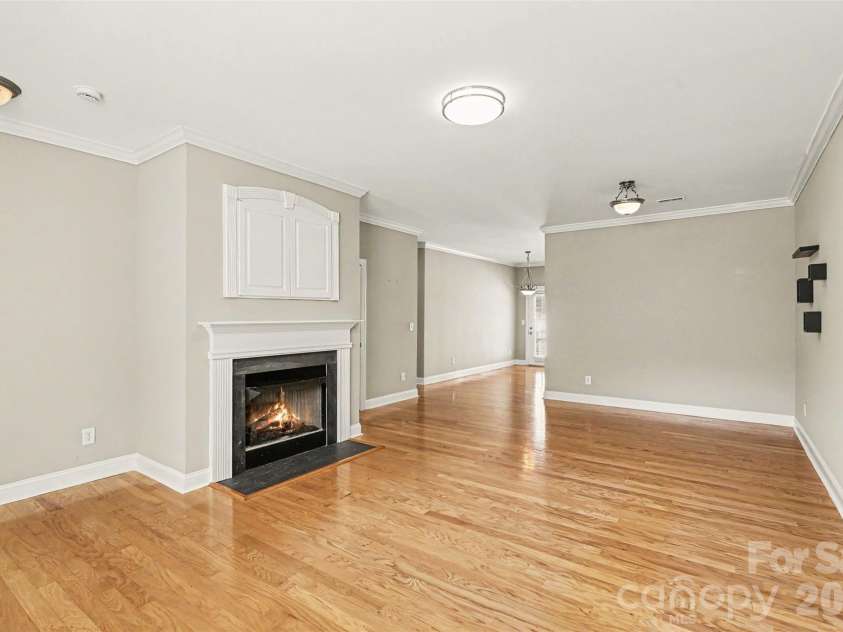1106 Davant Lane, Charlotte, NC 28209.  MLS# CAR4393599, YatesRealty ID 31218. 