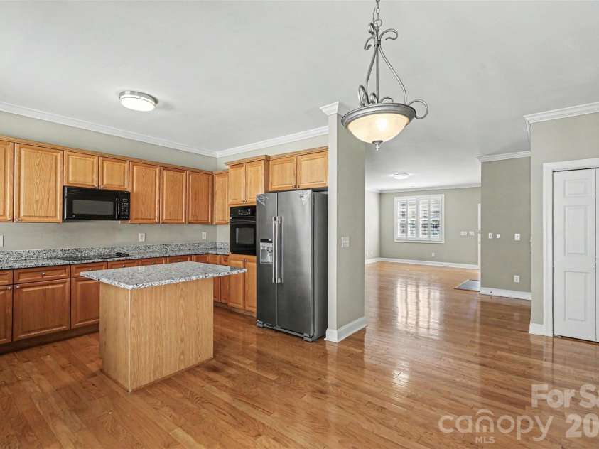 1106 Davant Lane, Charlotte, NC 28209.  MLS# CAR4393599, YatesRealty ID 31218. 