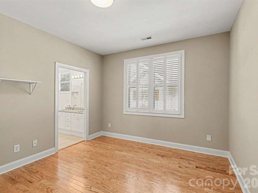 1106 Davant Lane, Charlotte, NC 28209.  MLS# CAR4393599, YatesRealty ID 31218. 
