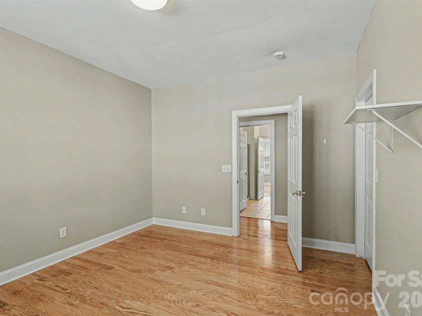 1106 Davant Lane, Charlotte, NC 28209.  MLS# CAR4393599, YatesRealty ID 31218. 