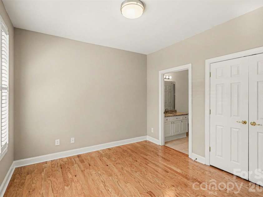 1106 Davant Lane, Charlotte, NC 28209.  MLS# CAR4393599, YatesRealty ID 31218. 