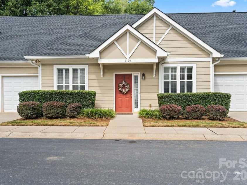 1106 Davant Lane, Charlotte, NC 28209.  MLS# CAR4412229, YatesRealty ID 31218. 