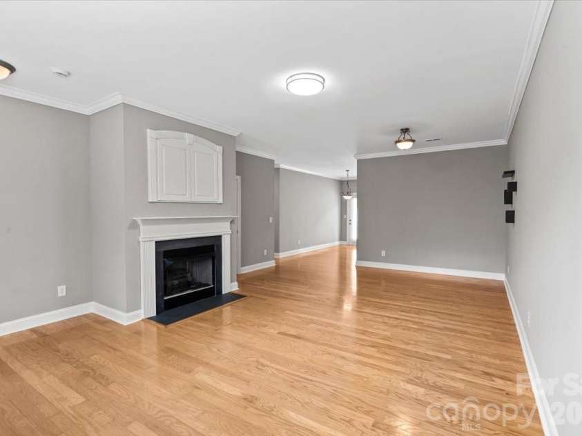1106 Davant Lane, Charlotte, NC 28209.  MLS# CAR4412229, YatesRealty ID 31218. 