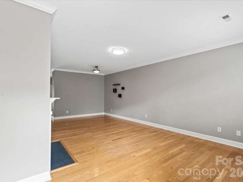 1106 Davant Lane, Charlotte, NC 28209.  MLS# CAR4412229, YatesRealty ID 31218. 