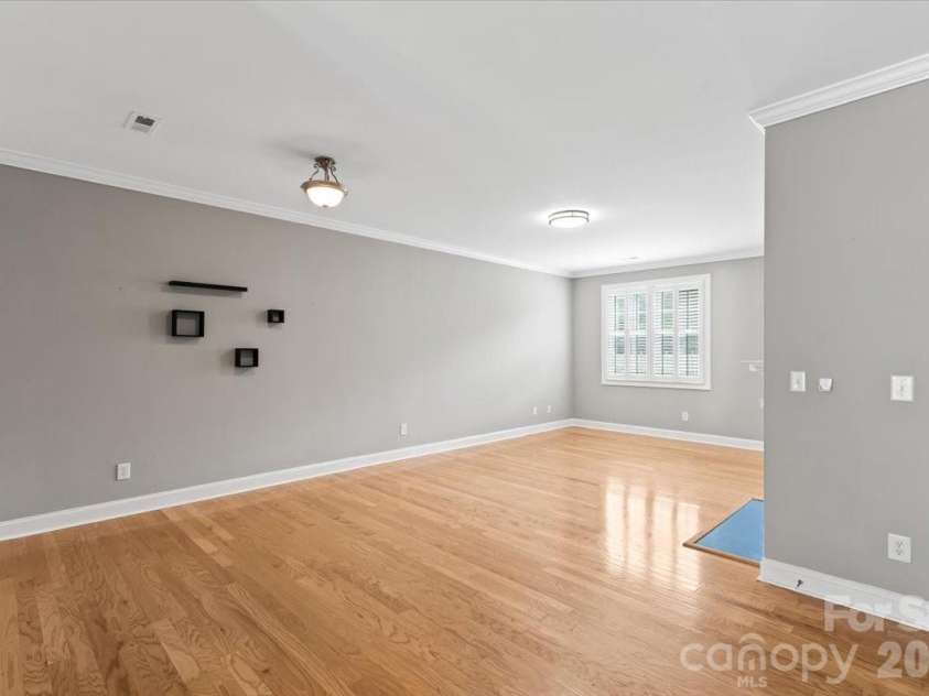 1106 Davant Lane, Charlotte, NC 28209.  MLS# CAR4412229, YatesRealty ID 31218. 