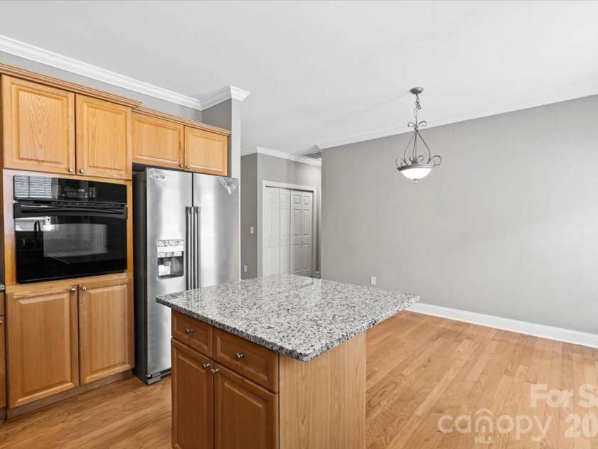 1106 Davant Lane, Charlotte, NC 28209.  MLS# CAR4412229, YatesRealty ID 31218. 