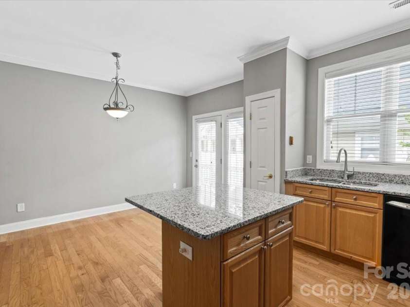 1106 Davant Lane, Charlotte, NC 28209.  MLS# CAR4412229, YatesRealty ID 31218. 