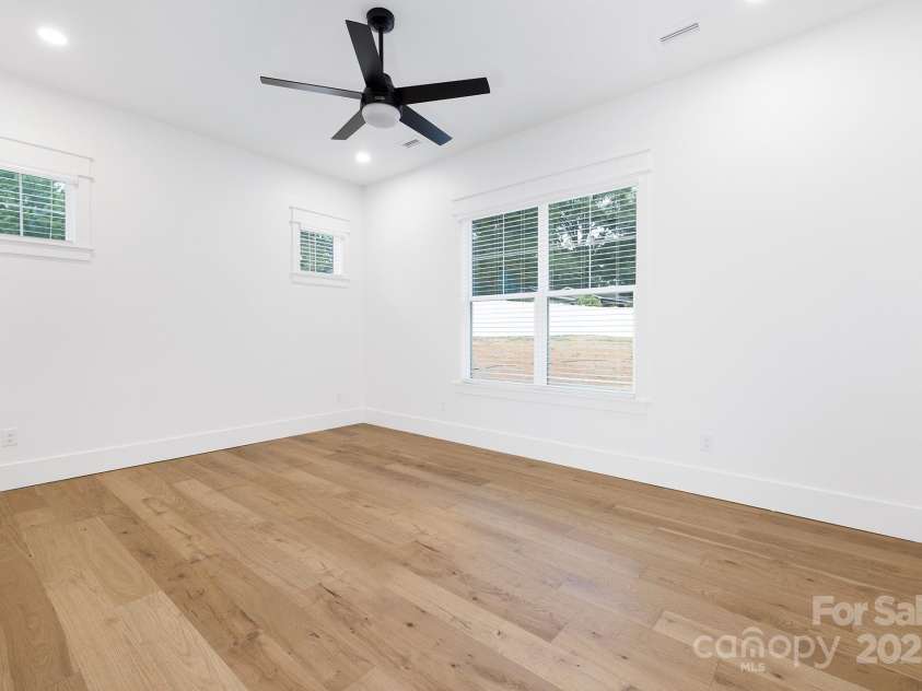 2515 Neagle Smith Lane, Belmont, NC 28012.  MLS# CAR4284699, YatesRealty ID 31218. 