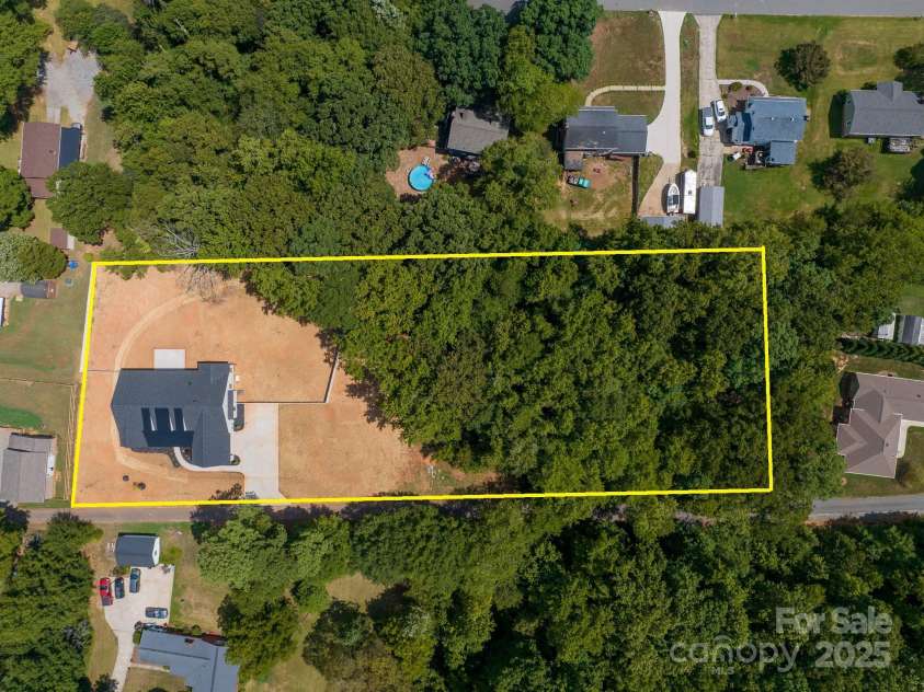 2515 Neagle Smith Lane, Belmont, NC 28012.  MLS# CAR4284699, YatesRealty ID 31218. 