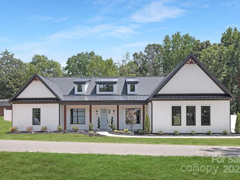 2515 Neagle Smith Lane, Belmont, NC 28012.  MLS# CAR4284699, YatesRealty ID 31218. 