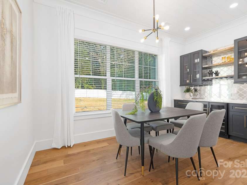 2515 Neagle Smith Lane, Belmont, NC 28012.  MLS# CAR4284699, YatesRealty ID 31218. Breakfast area